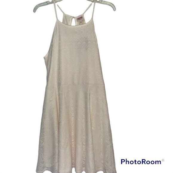 Women’s Lace Fit and Flare Keyhole Back Dress - Picture 1 of 3